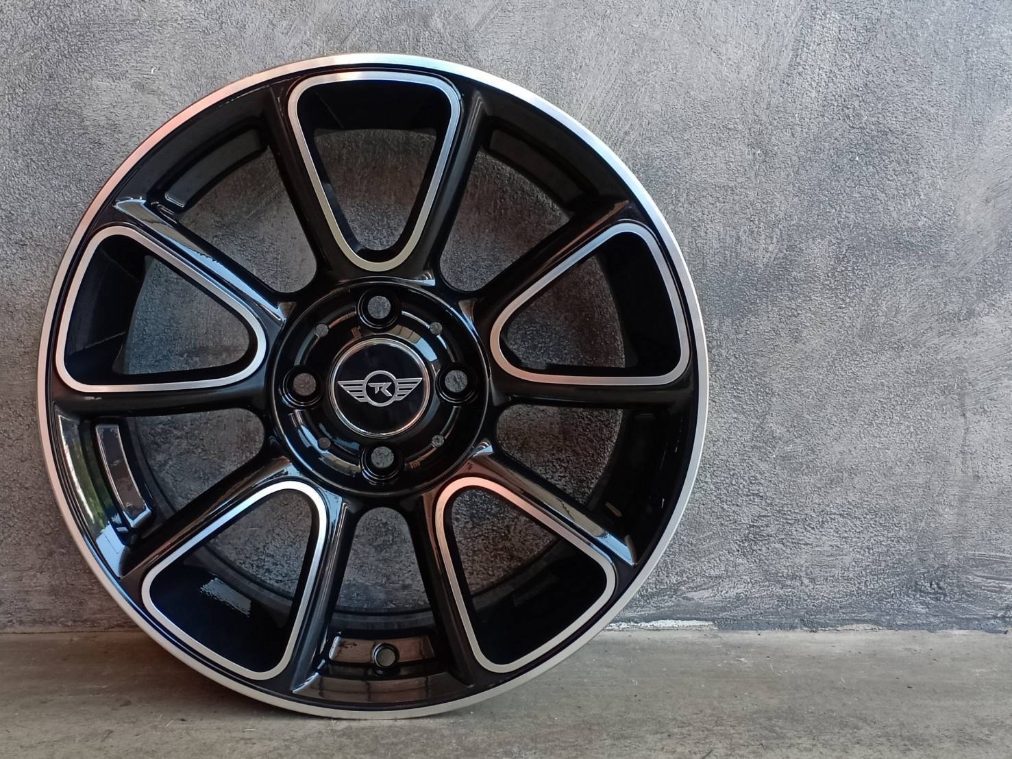 TK-DOLPHIN 15X7 4X100 35 73.1 FP/B