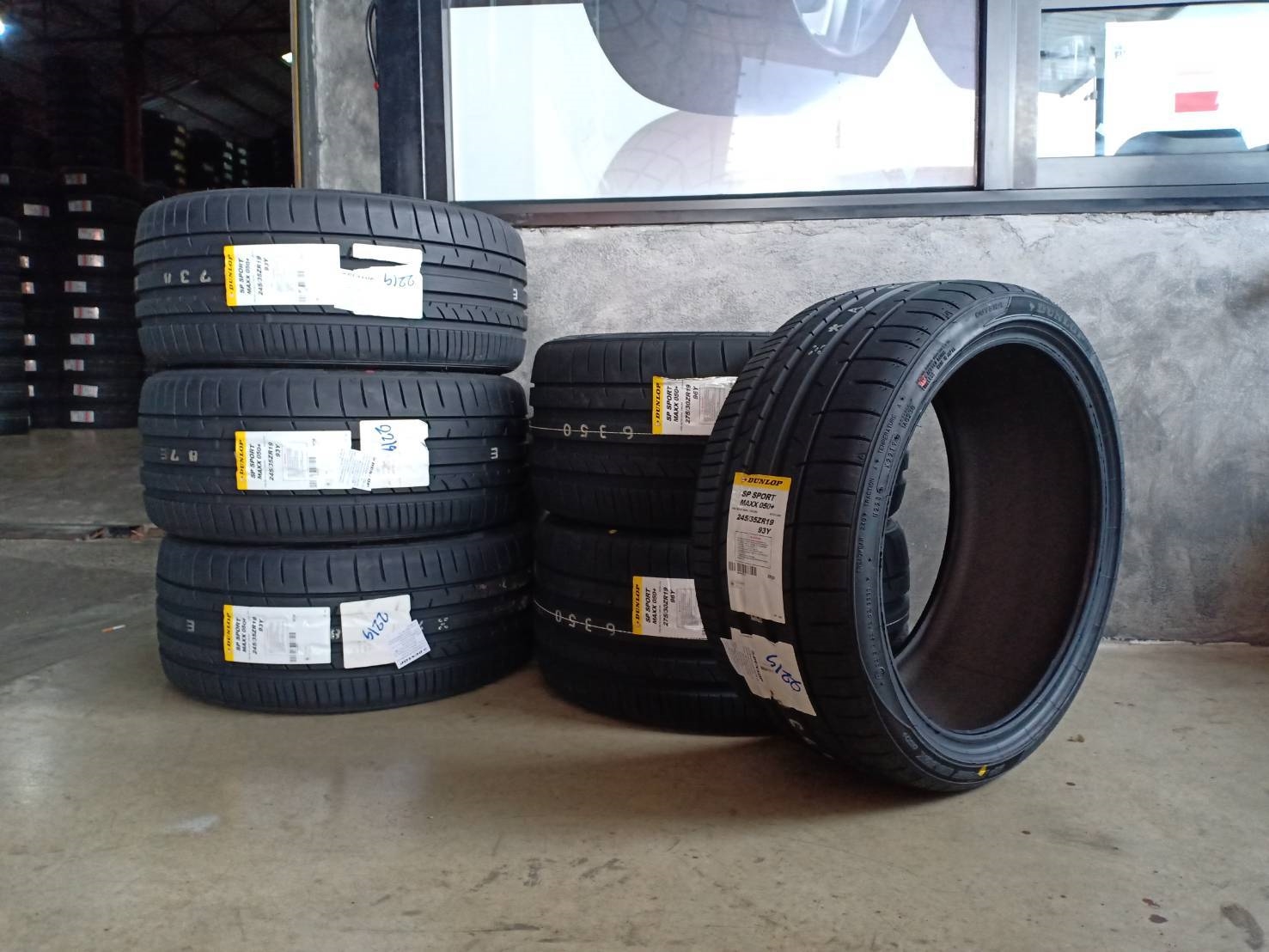 DUNLOP SPORTMAXX050+ 245/35-19 ปี19 ราคาถูก