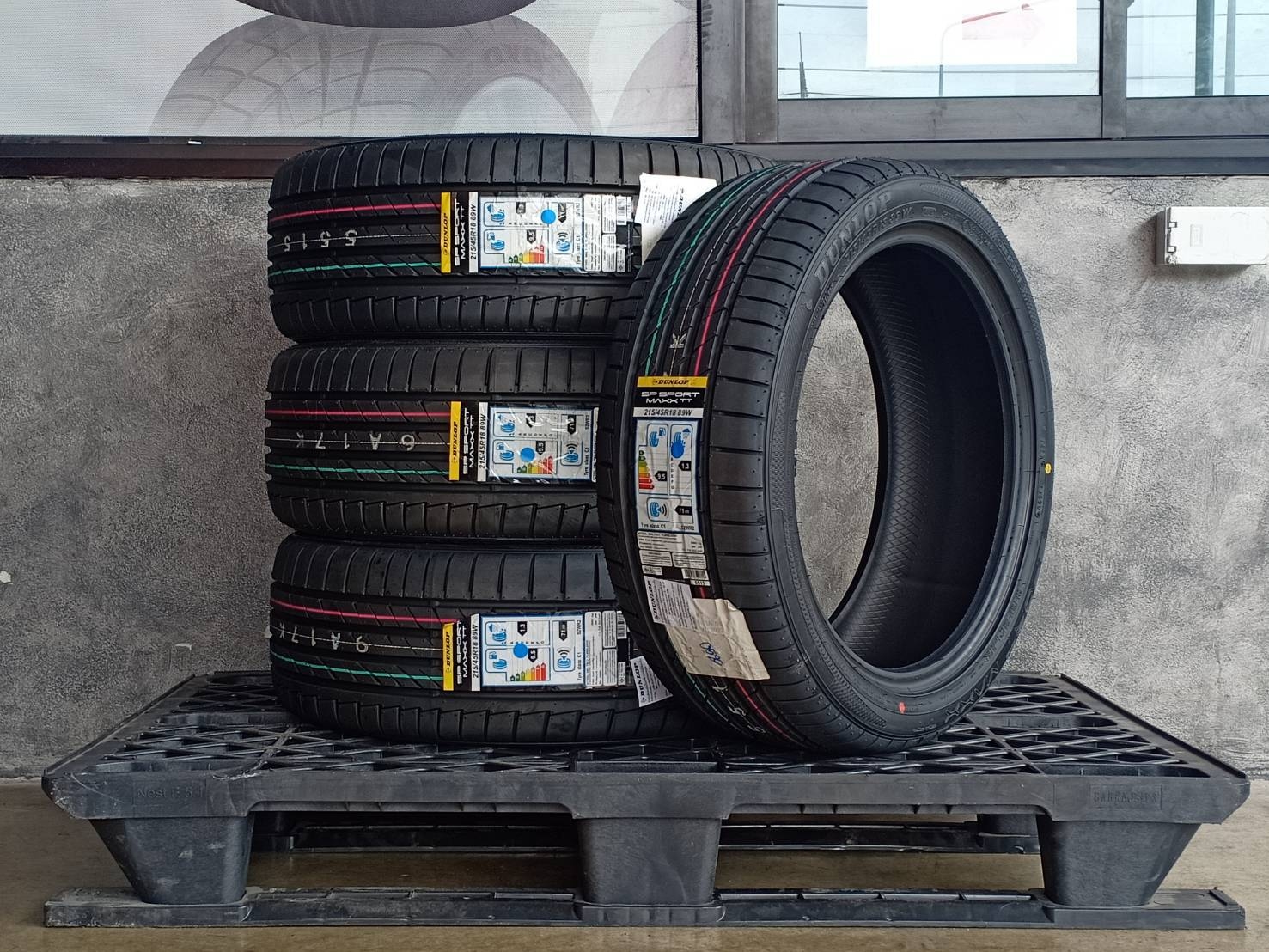 DUNLOP 215/45R18 SP SPORT MAXX TT 89W MADE IN JAPAN