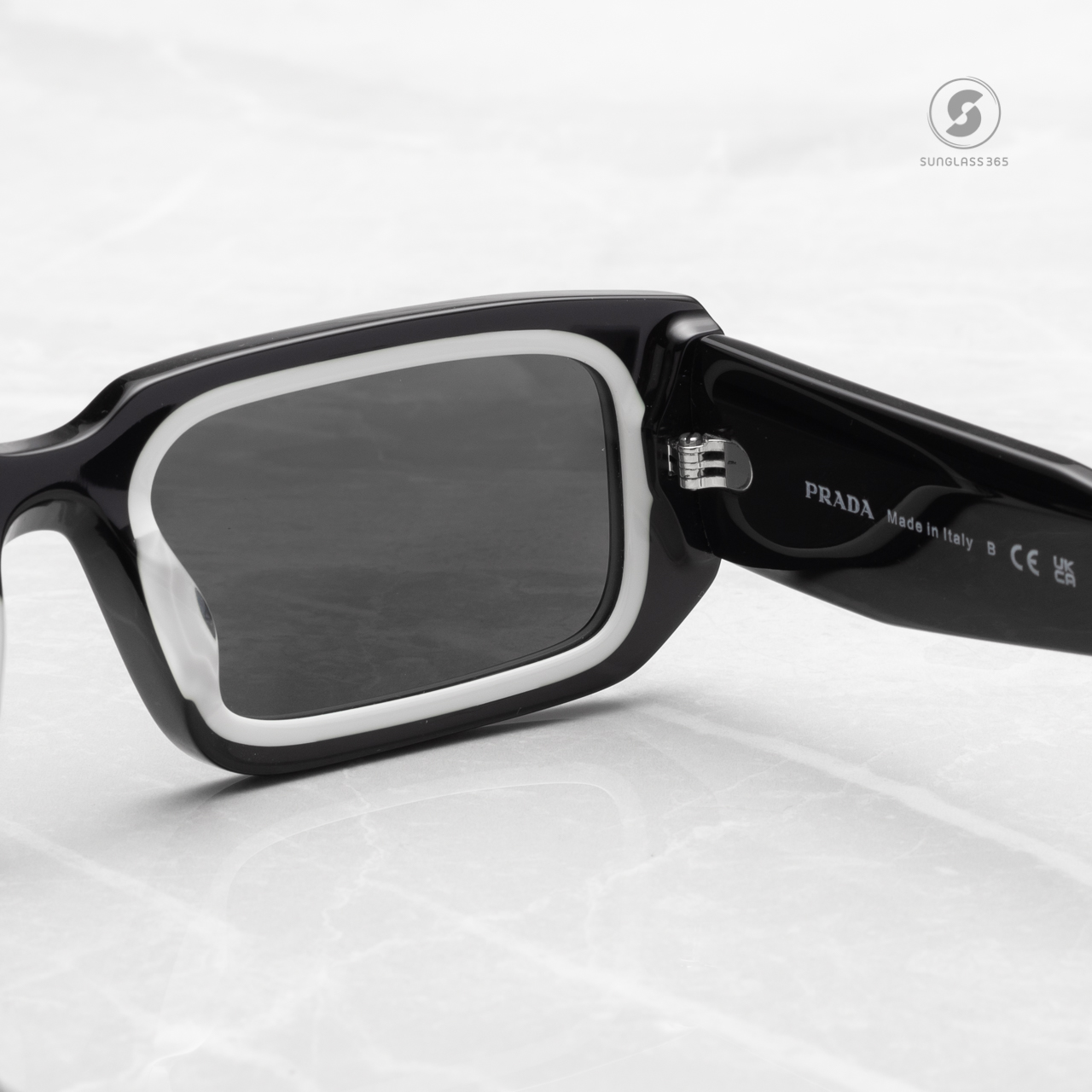 PRADA PR06YSF 09Q5S0 Black / White