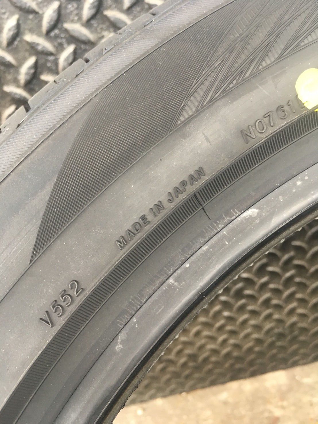 YOKOHAMA ADVAN DB V552 235-45-18 เส้น 5800 ปี18 ปกติ 7500