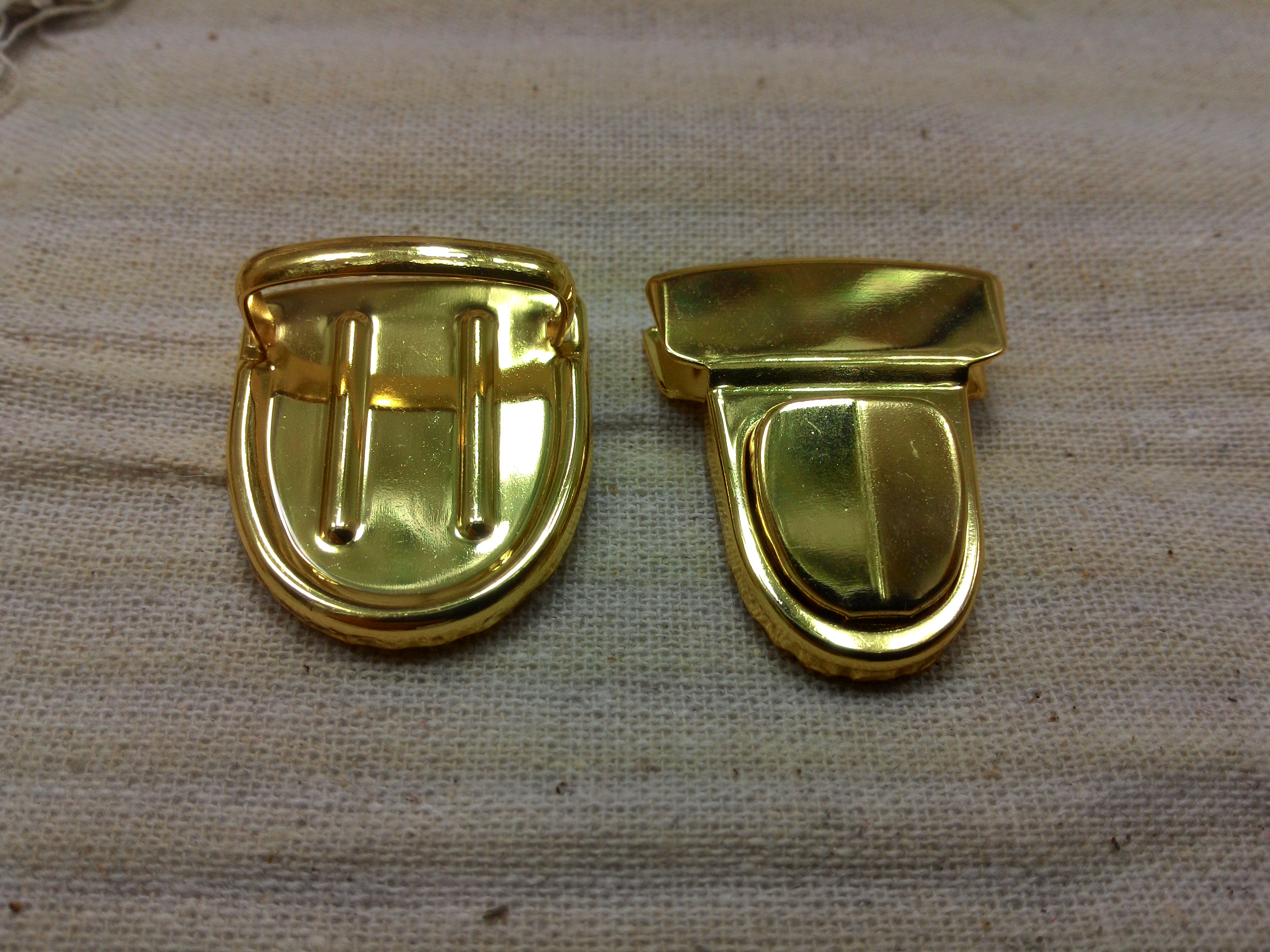 หน้ากระเป๋ามน ทอง