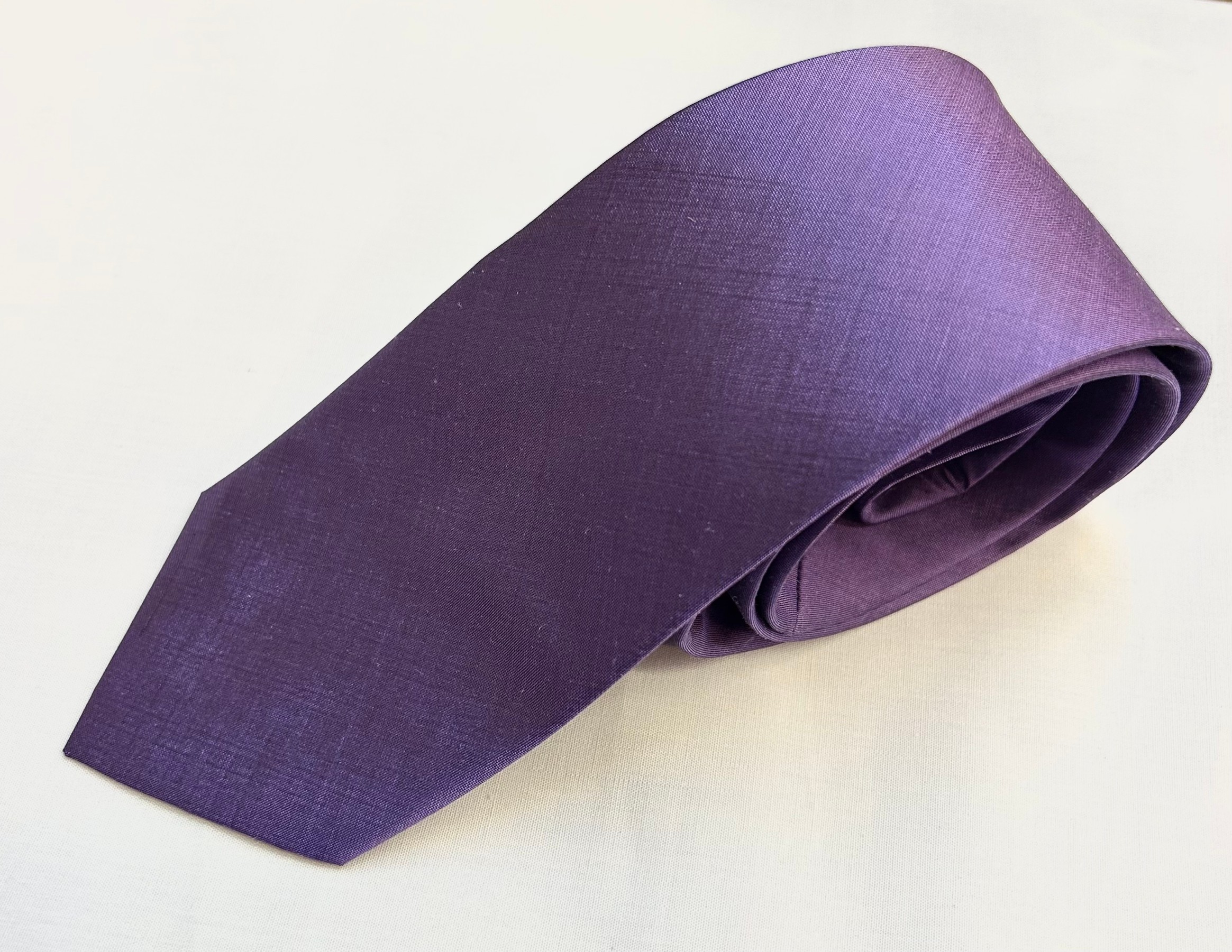 เนคไทผ้าไหมแท้ทอมือ ทอสีเรียบ ตัดเย็บปราณีต สีคลาสสิก ราคาจับต้องได้