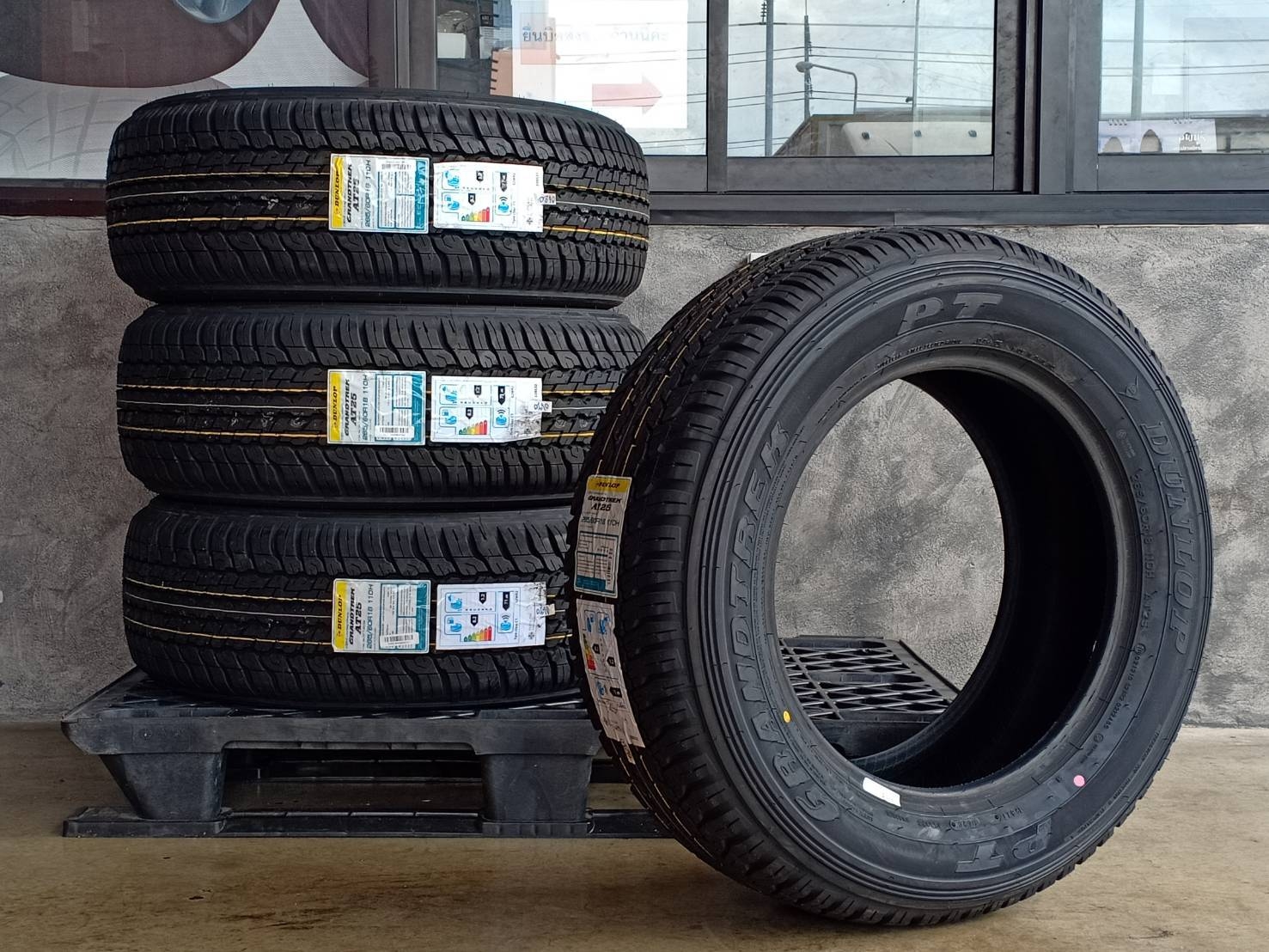 DUNLOP 265/60R18 GRANDTREK AT25 110H (ตัวหนังสือดำ) MADE IN THAILAND