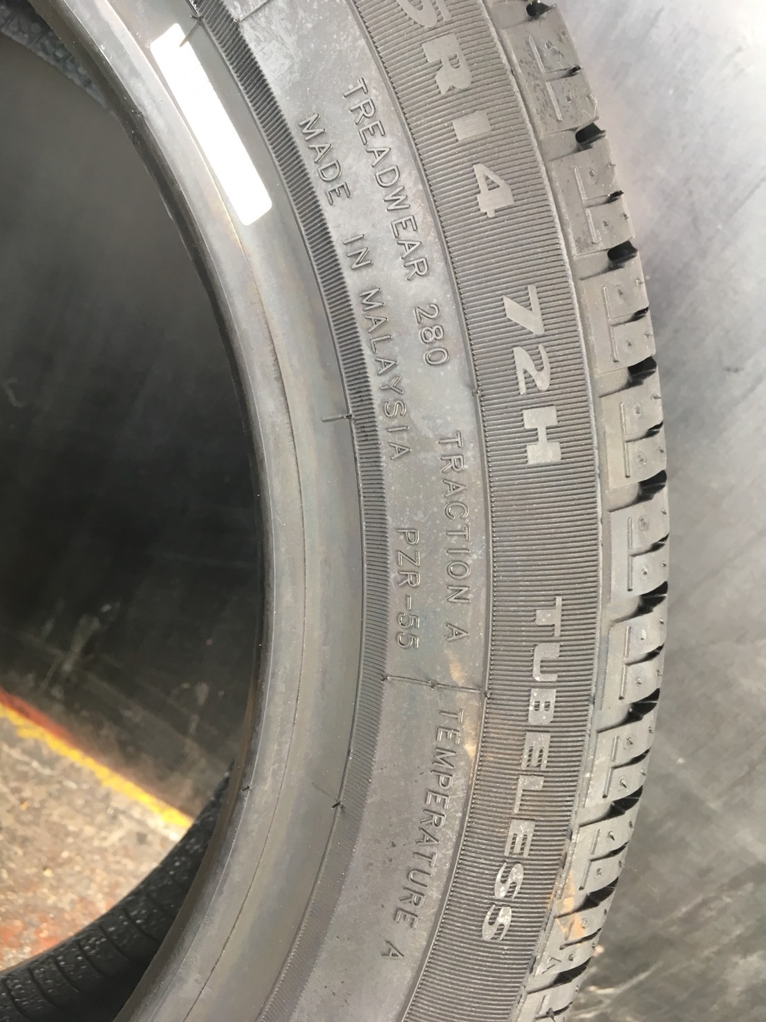 SILVERSTONE 165/55-14 เส้น 1900 ปกติ 2500 ปี18