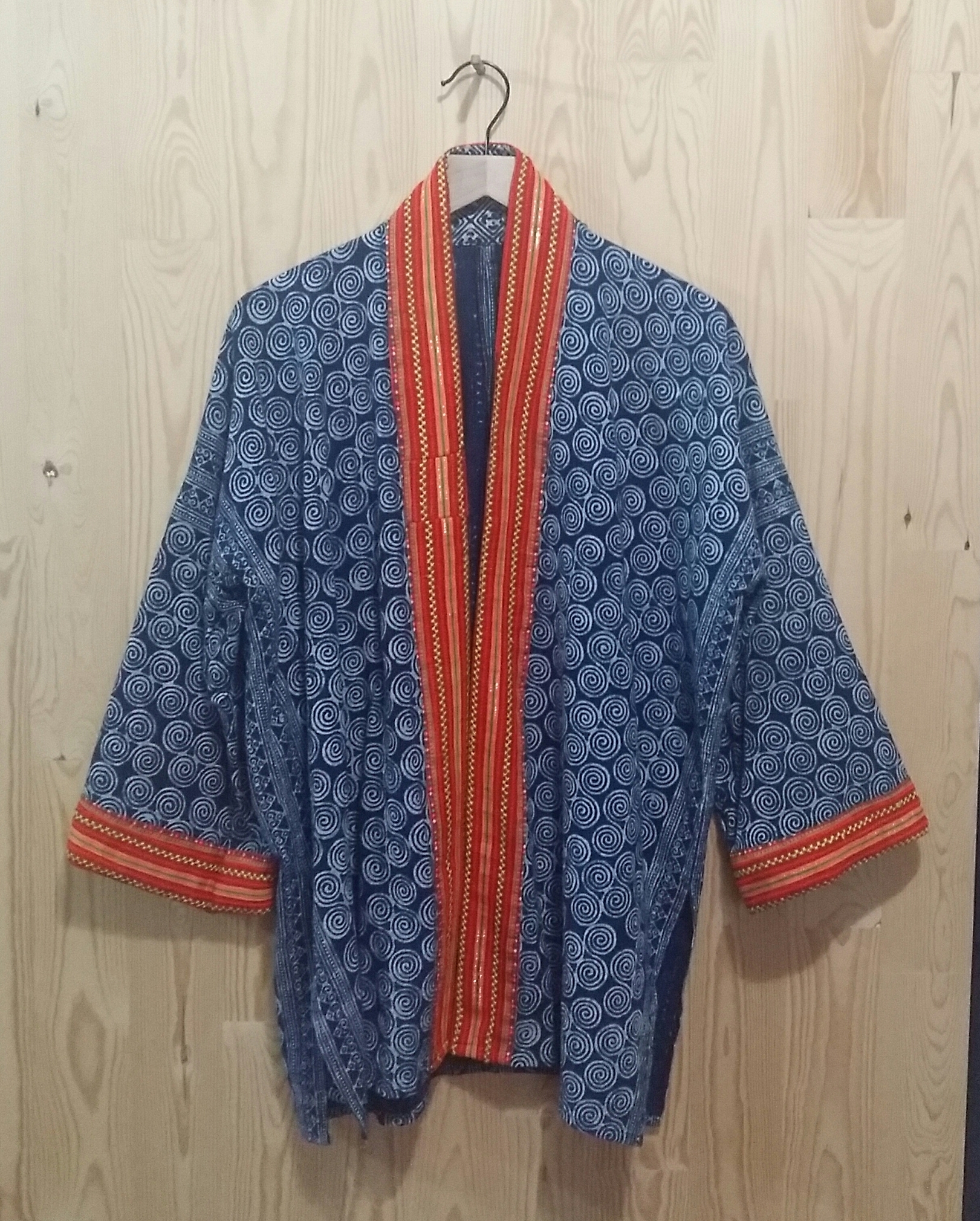 เสื้อคลุม+ผ้าปัก
