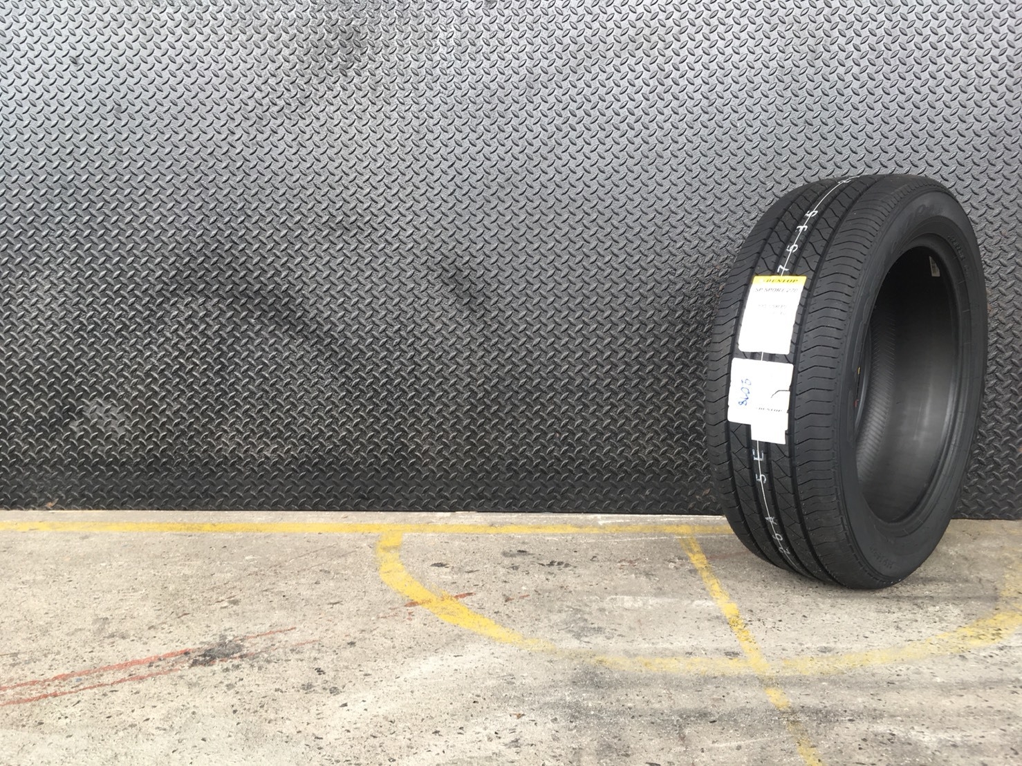ยาง DUNLOP SP SPORT MAXX050+ 235/55-19 ปี18 เส้น 8500 ปกติ 15000