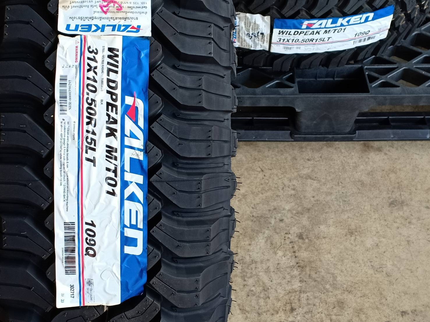 FALKEN WILDPEAK MT01 31X10.50R15