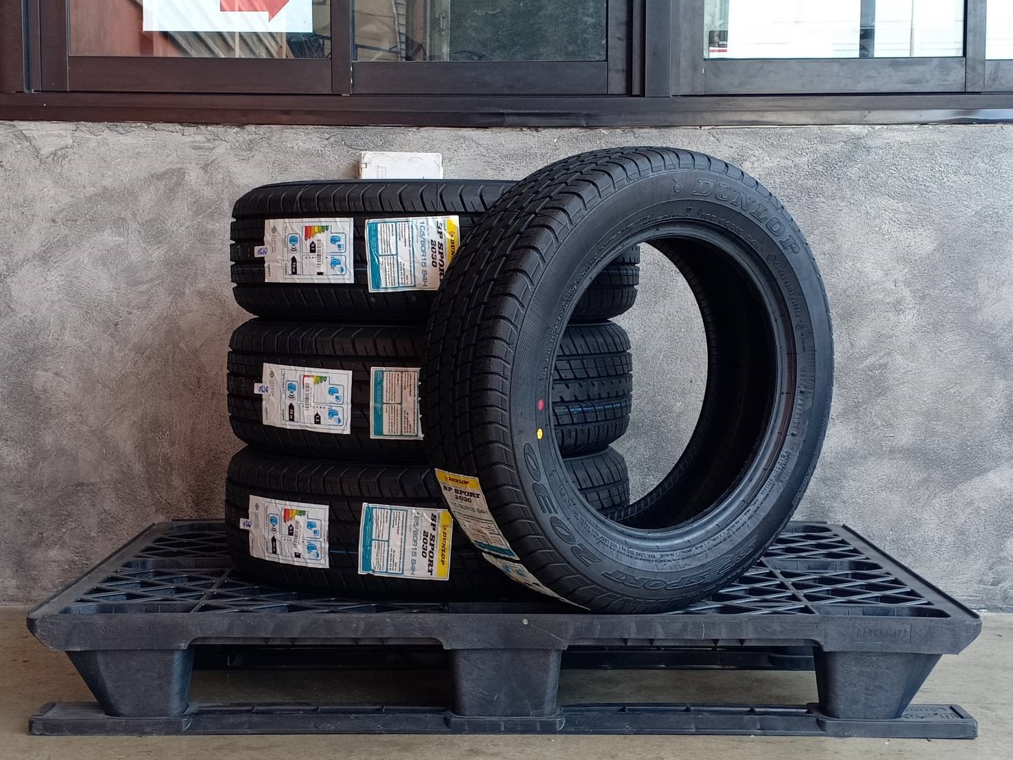 DUNLOP 185/60R15 SP SPORT 2030 84H MADE IN THAILAND