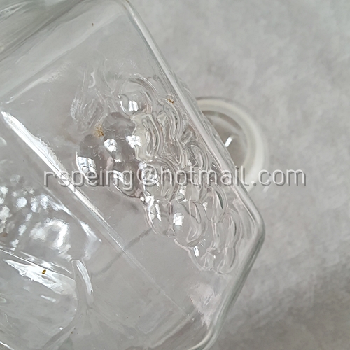 โถแก้ว โหลแก้วใสแปดเหลี่ยม มีฝาปิดสูญญากาศ ลายผักผลไม้ Made in France