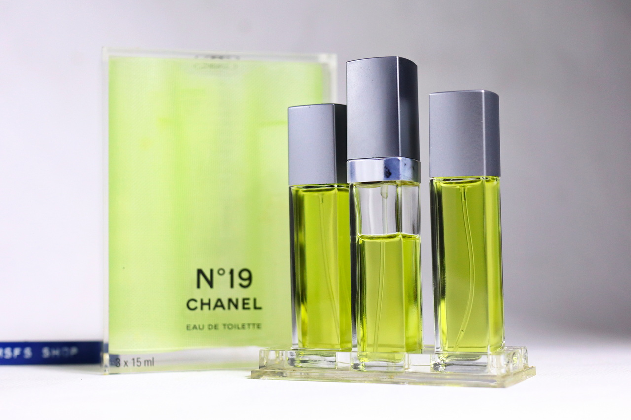 [Vintage] CHANEL N°19 EDT 15ml x3 Purse Spray แบบสเปรย์พกพาพร้อมรีฟิลล์ - น้ำหอม Vintage
