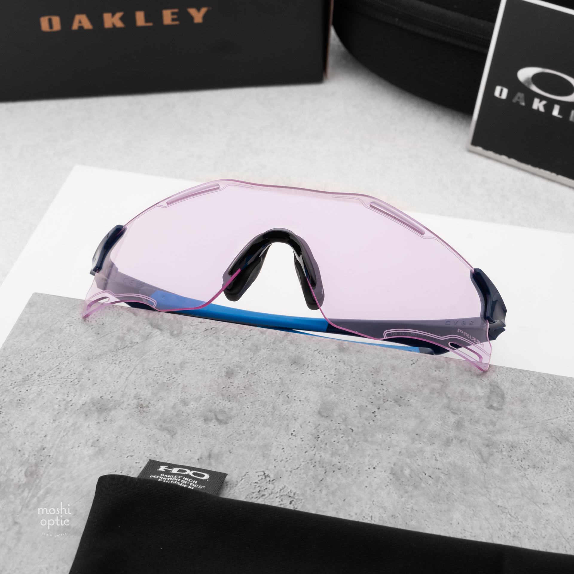 Oakley OO9512D-04 Cybr Zero Polished Navy Prizm Low Light