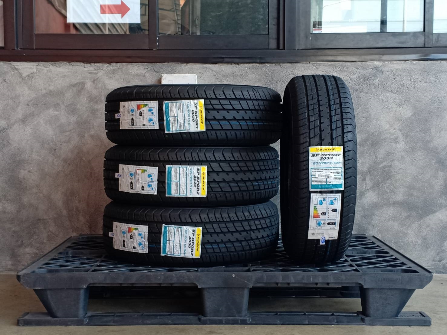 DUNLOP 185/60R15 SP SPORT 2030 84H MADE IN THAILAND