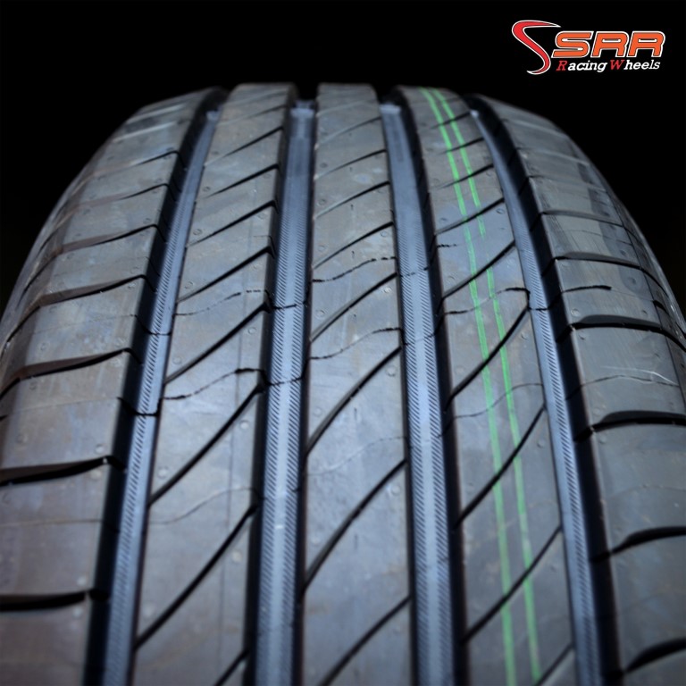 MICHELIN PRIMACY4 195/60-15 เส้น 3500 ปี18 ซื้อ4เส้น จ่ายแค่ 12000 บาท เท่านั้น