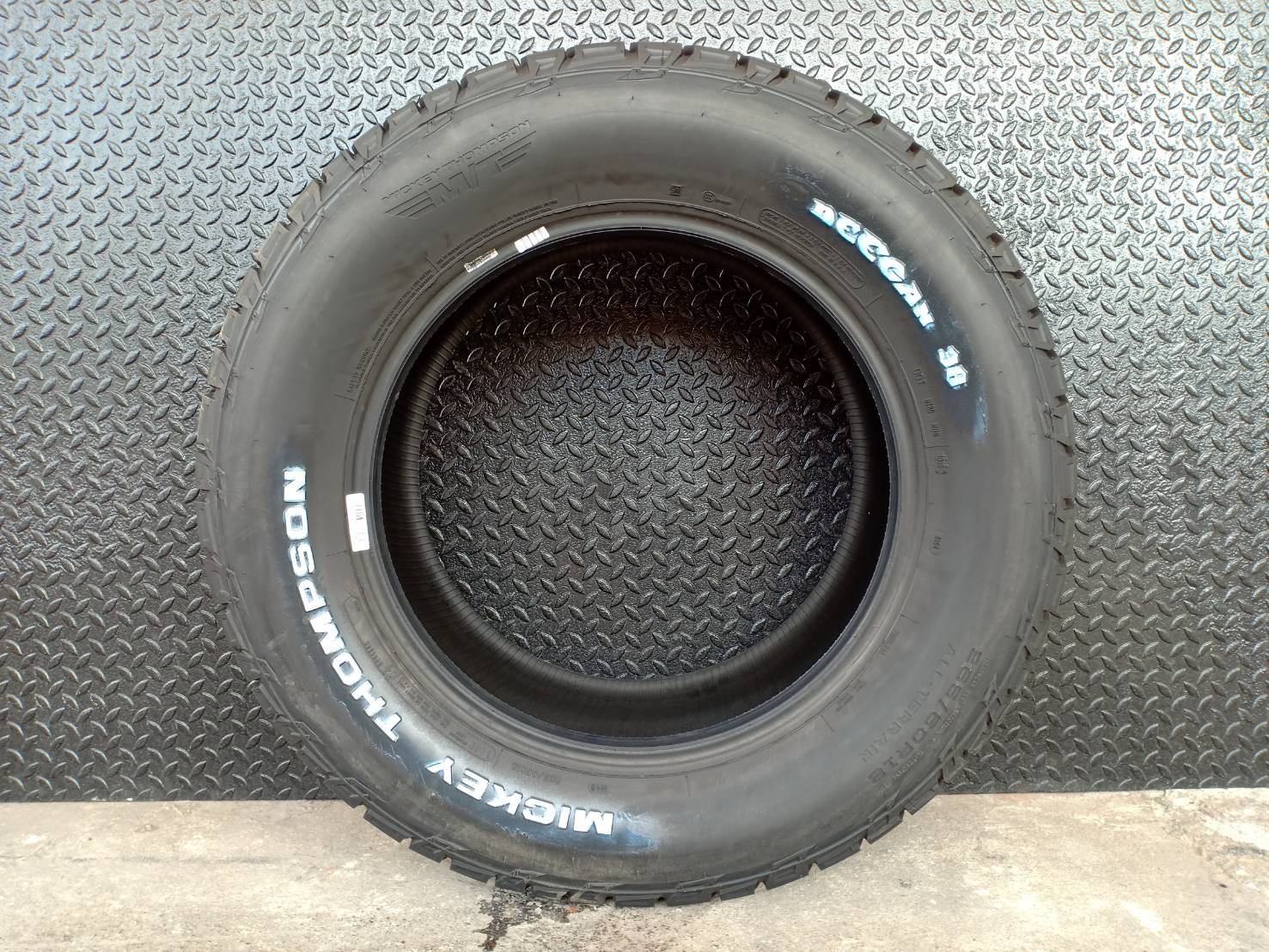 ยางใหม่ MICKEY THOMPSON 265/60-18 ราคาส่ง