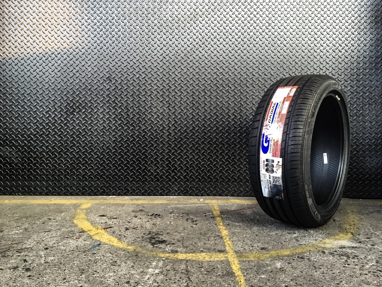 GT RADIAL CHAMPIRO HPY 205/45-17 เส้น 1,xxx บาท ปกติ 3500