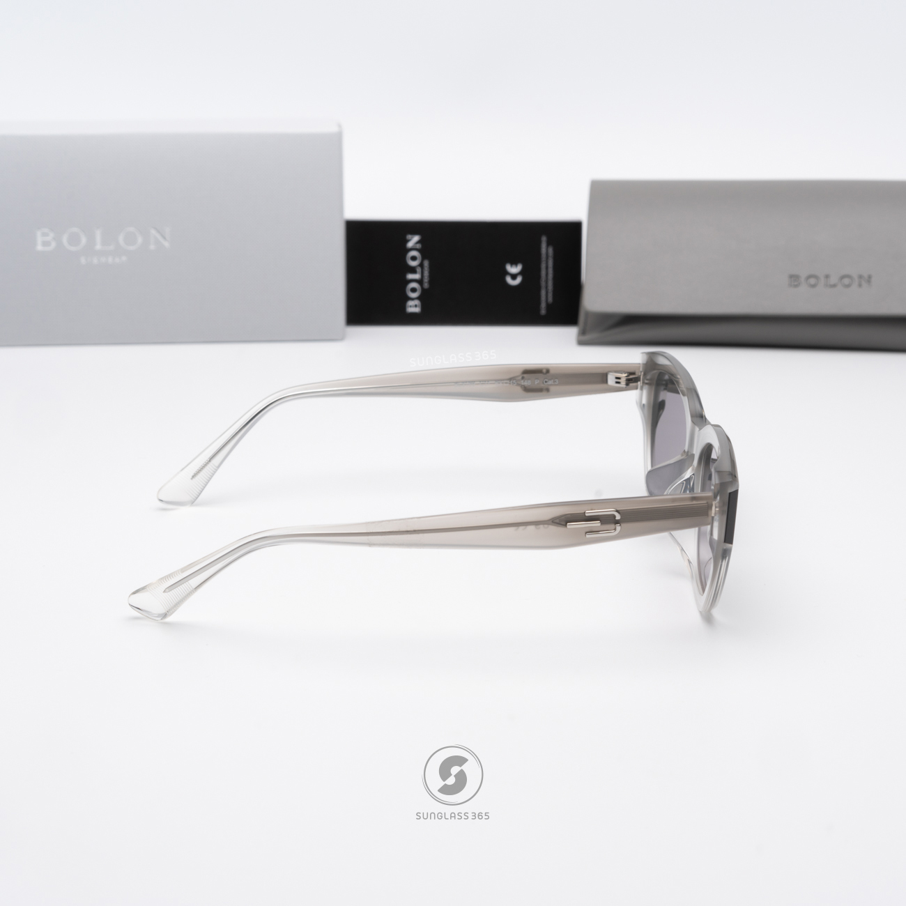 แว่นกันแดด BOLON รุ่น Navigli BL3159 C11 Gradient Translucent Grey