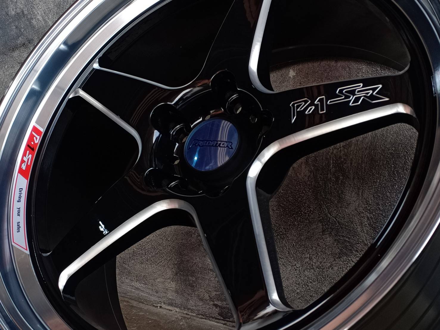 PREDATOR PD-32 18X8.5 5X114.3 35 73.1 XP-LPB-WC