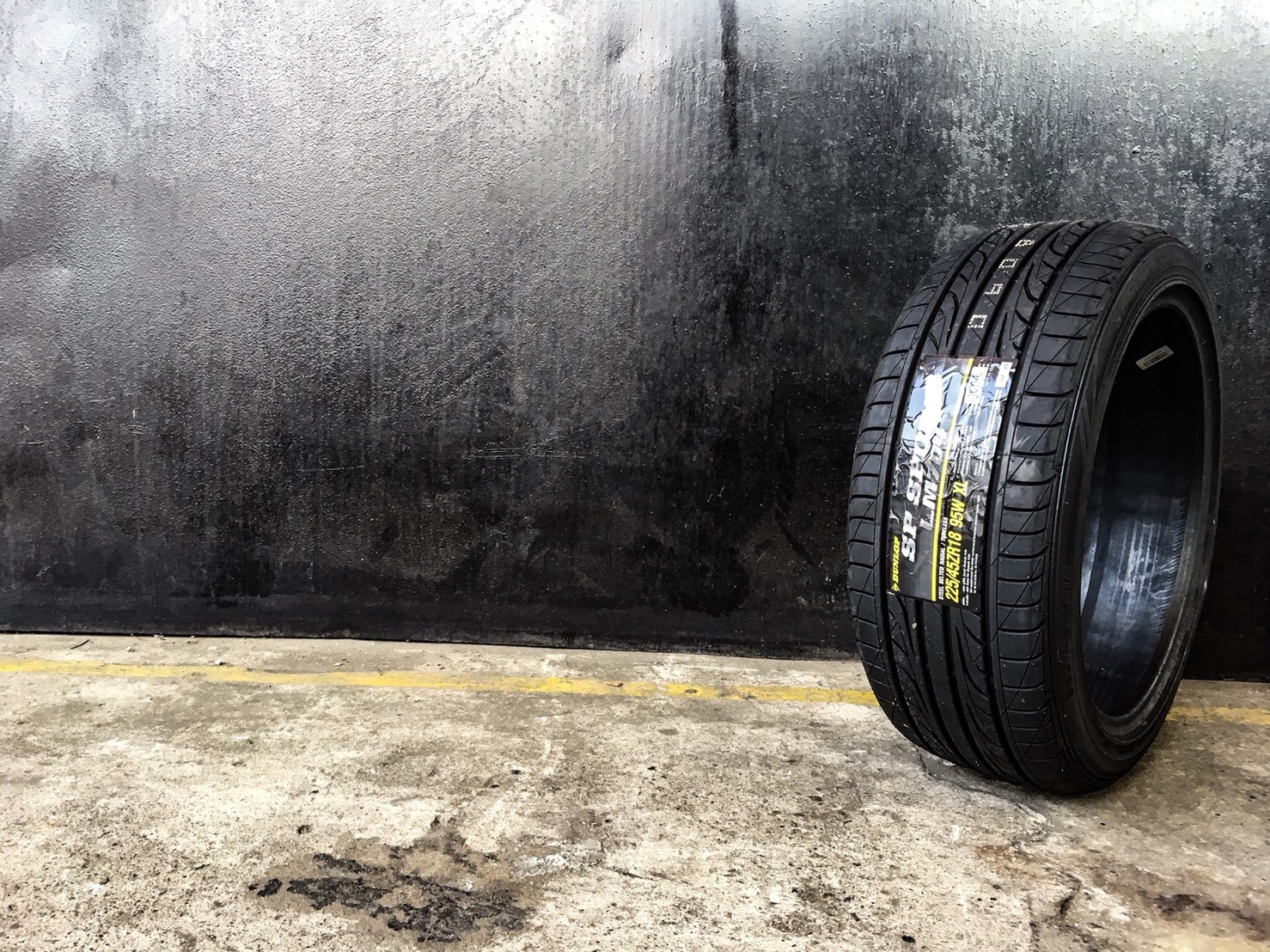 DUNLOP LM704 225-45-18 ปี18 ซื้อ2แถม2