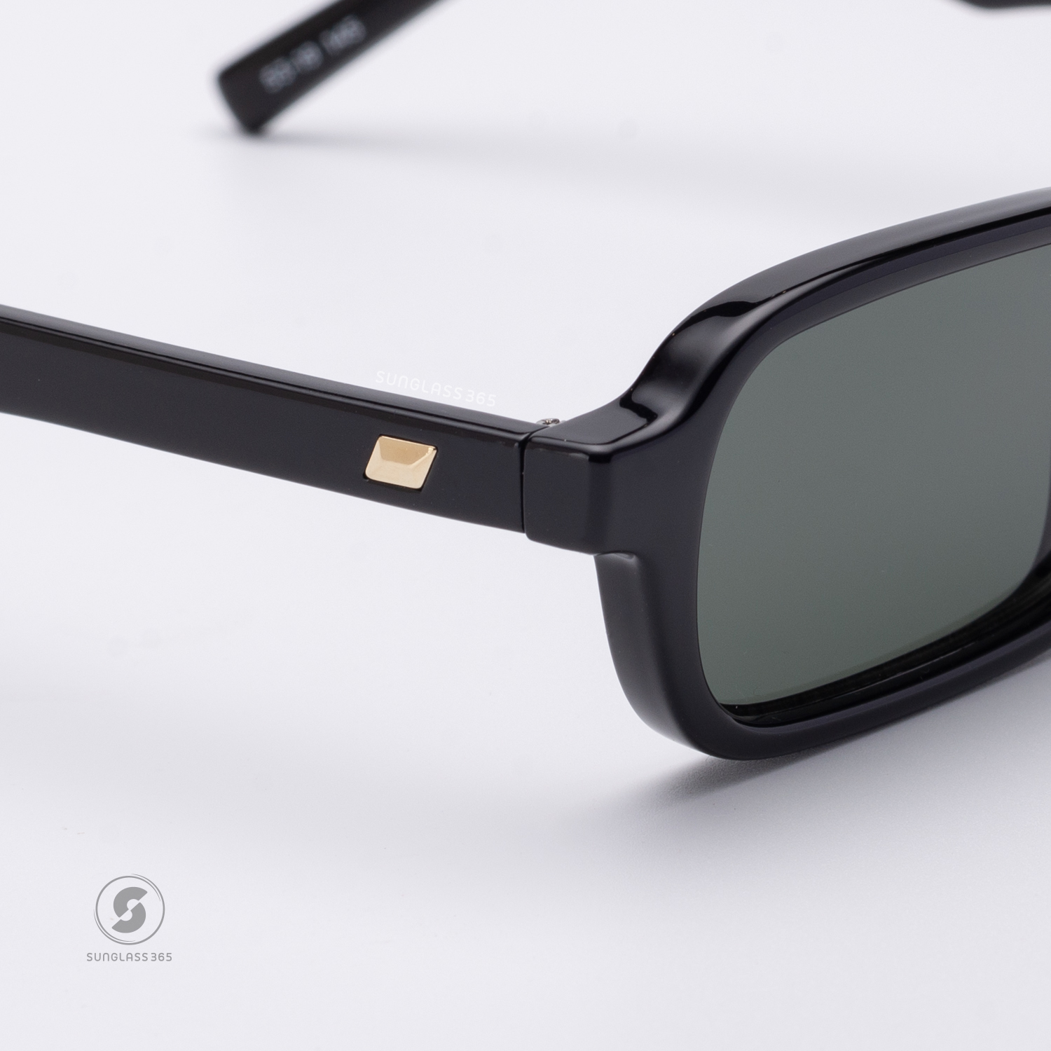 แว่นกันแดด Le Specs LSP2352104 PILFERER Black