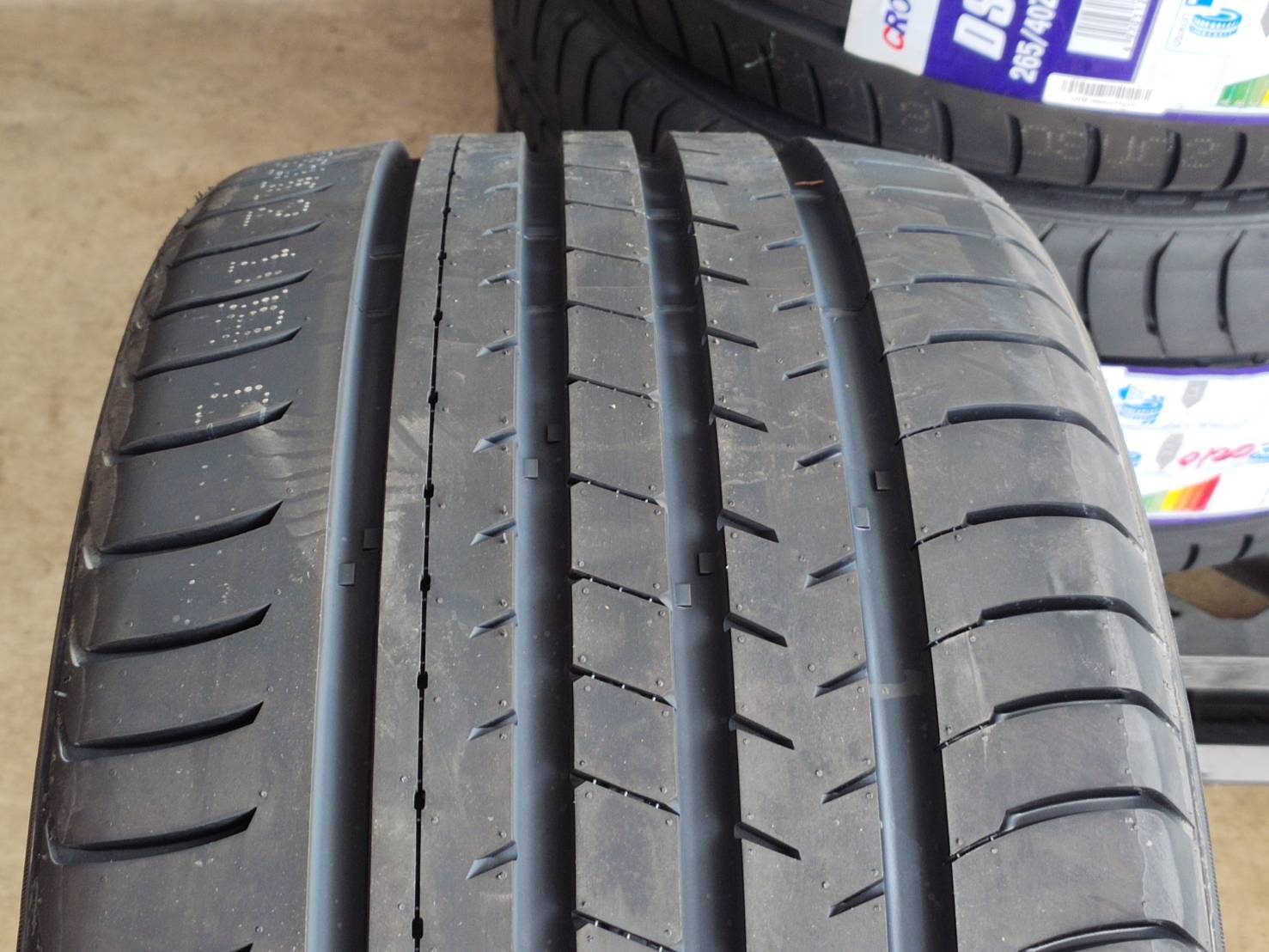 CROSSLEADER 265/40ZR18