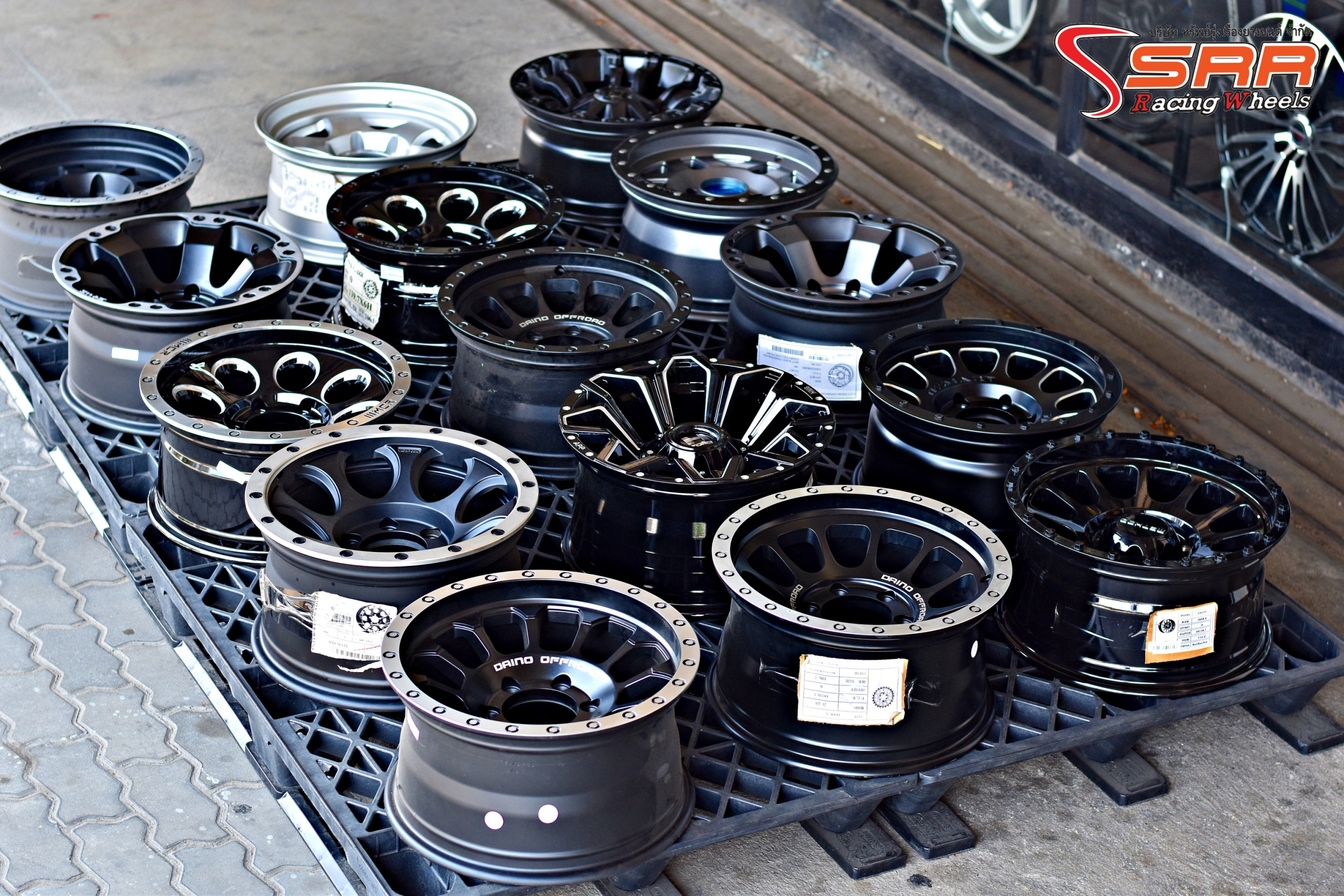 ล้อขอบ16 พร้อมยาง HANKOK HT 245/70R16 ปี19 ชุดละ 17800