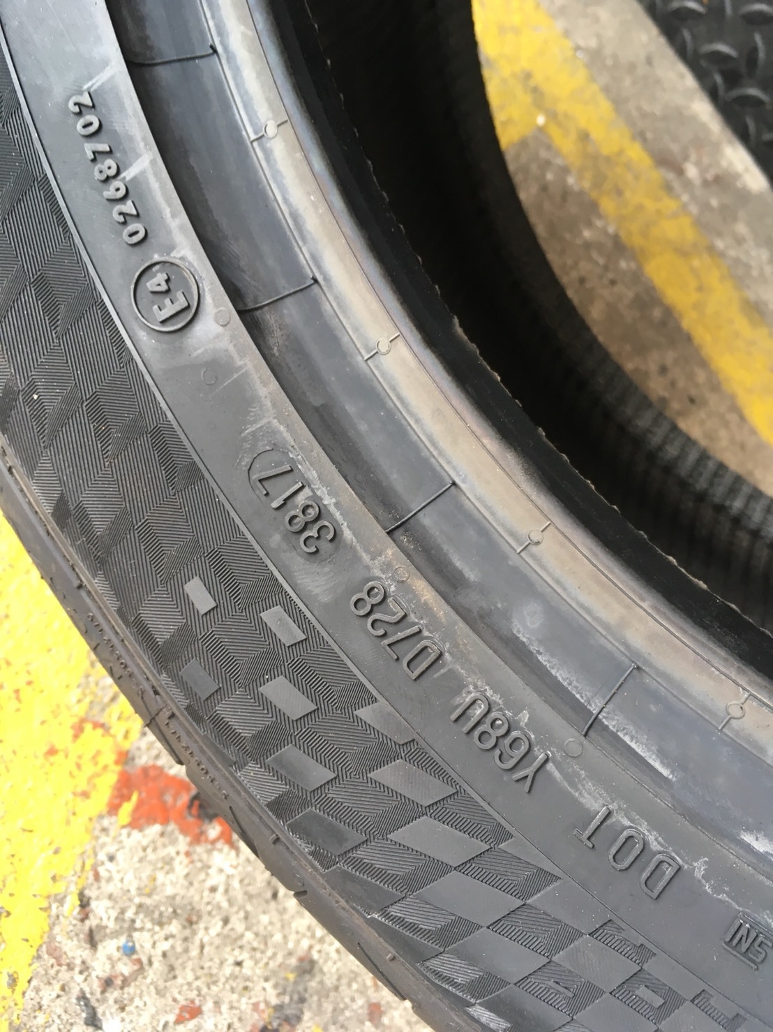 CONTINENTAL CONTACT MC6 245-45-18 เส้น 8500 ซื้อ2 แถม 2