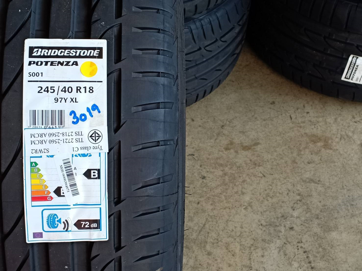 ยางใหม่ BRIDGESTONE POTENZA S001 265/35-18 ราคาพิเศษ