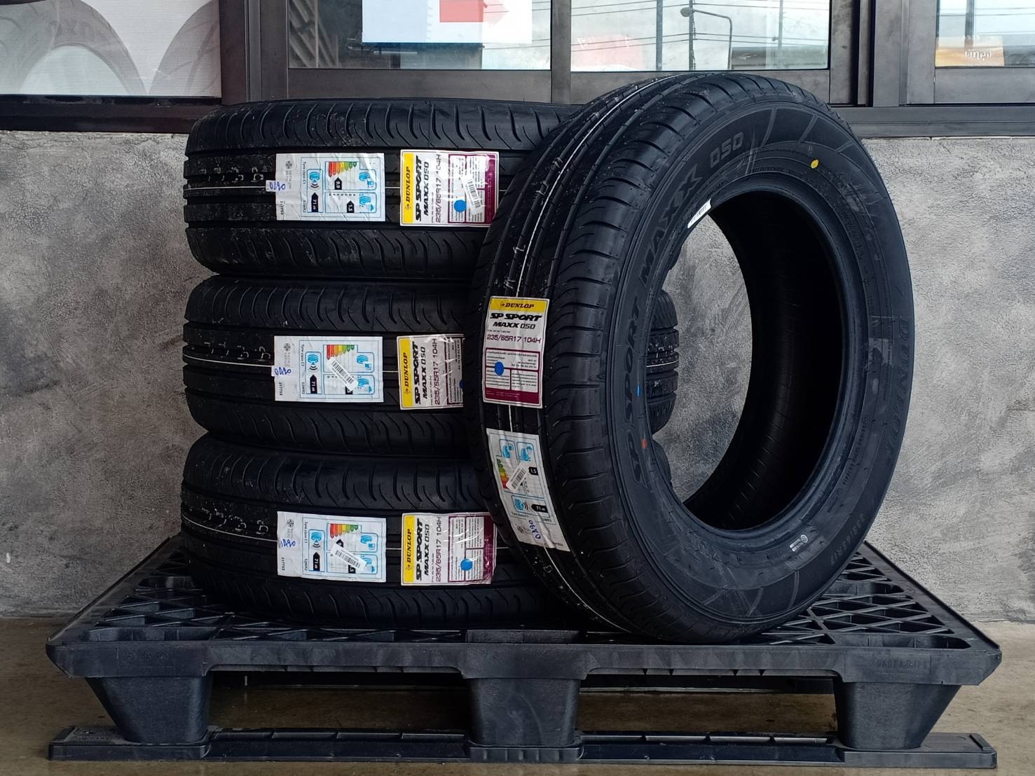 DUNLOP 235/65R17 SP SPORT MAXX 050 104H MADE IN THAILAND