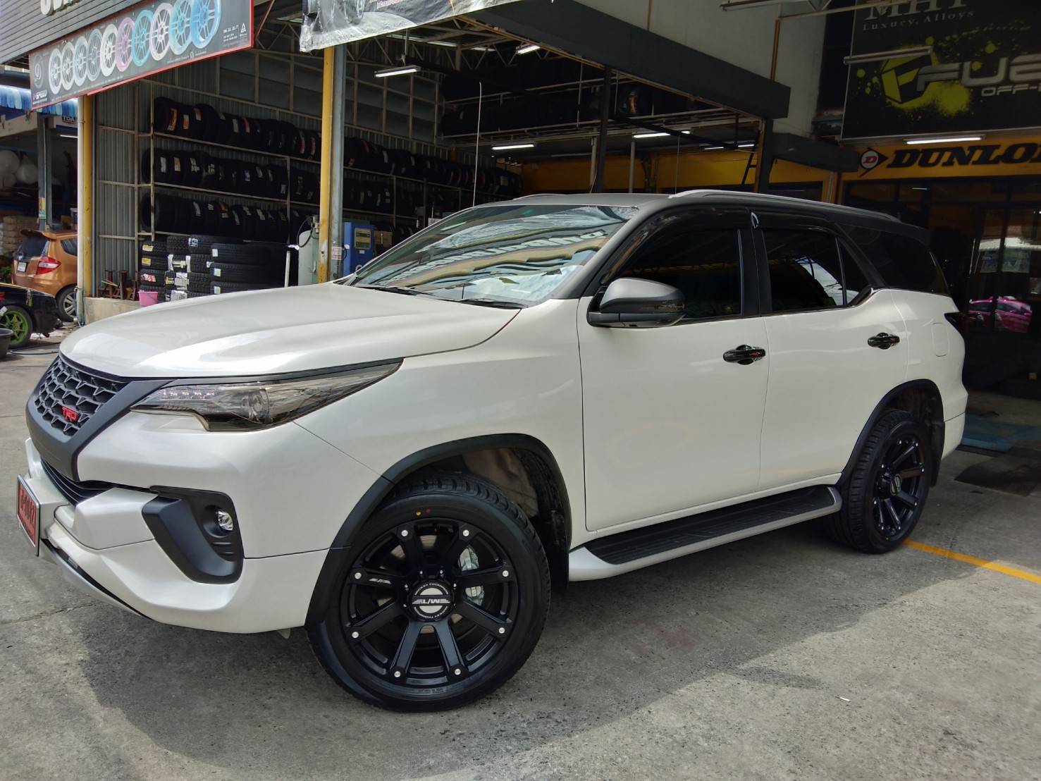 ล้อแท้ MICKEY THOMPSON ROUSH ขอบ20