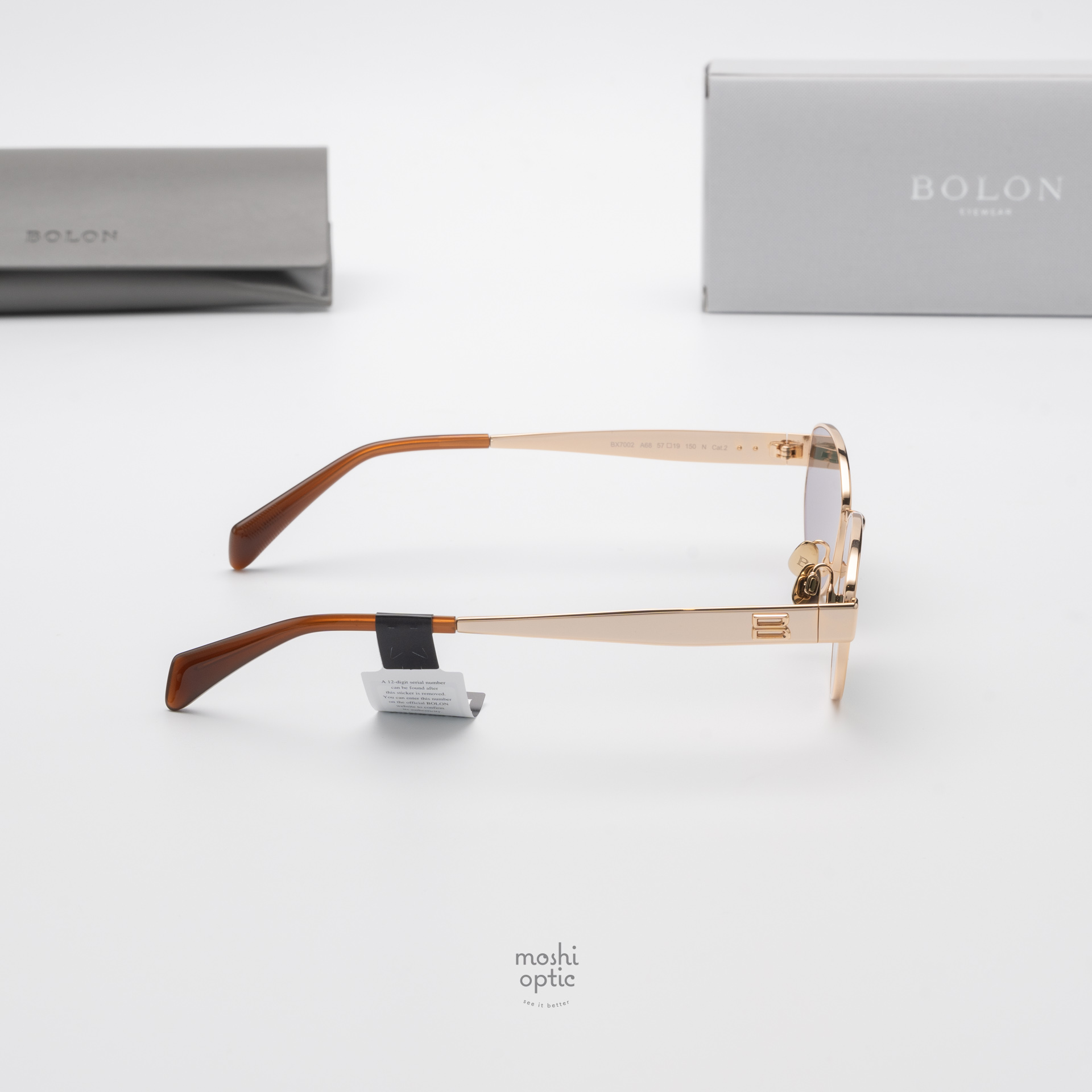 แว่นกันแดด BOLON รุ่น BX7002 Cay A68 Gold