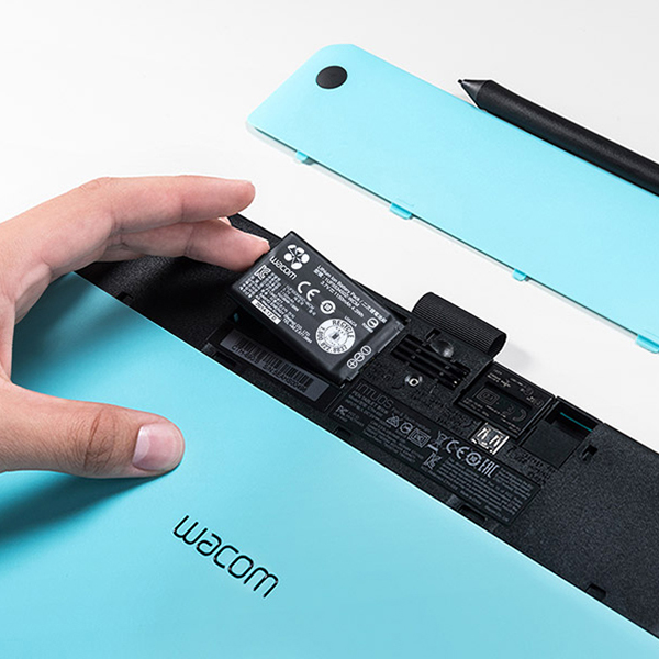 Intuos Art Medium Mint Blue