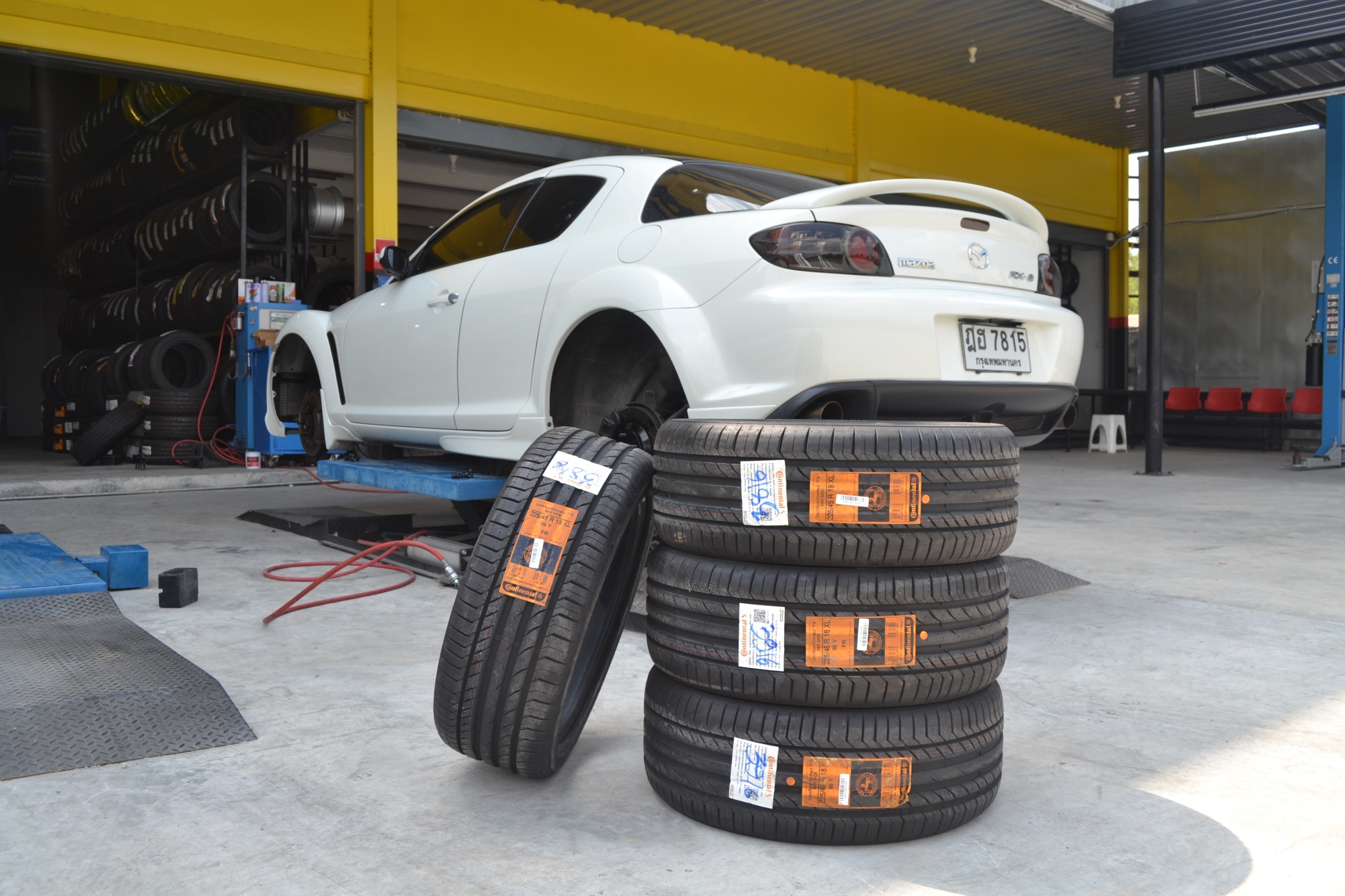 CONTINENTAL CONTACT5 (RUNFLAT) 225/45-18 เส้น 5800 ปกติ 14500 เท่านั้น