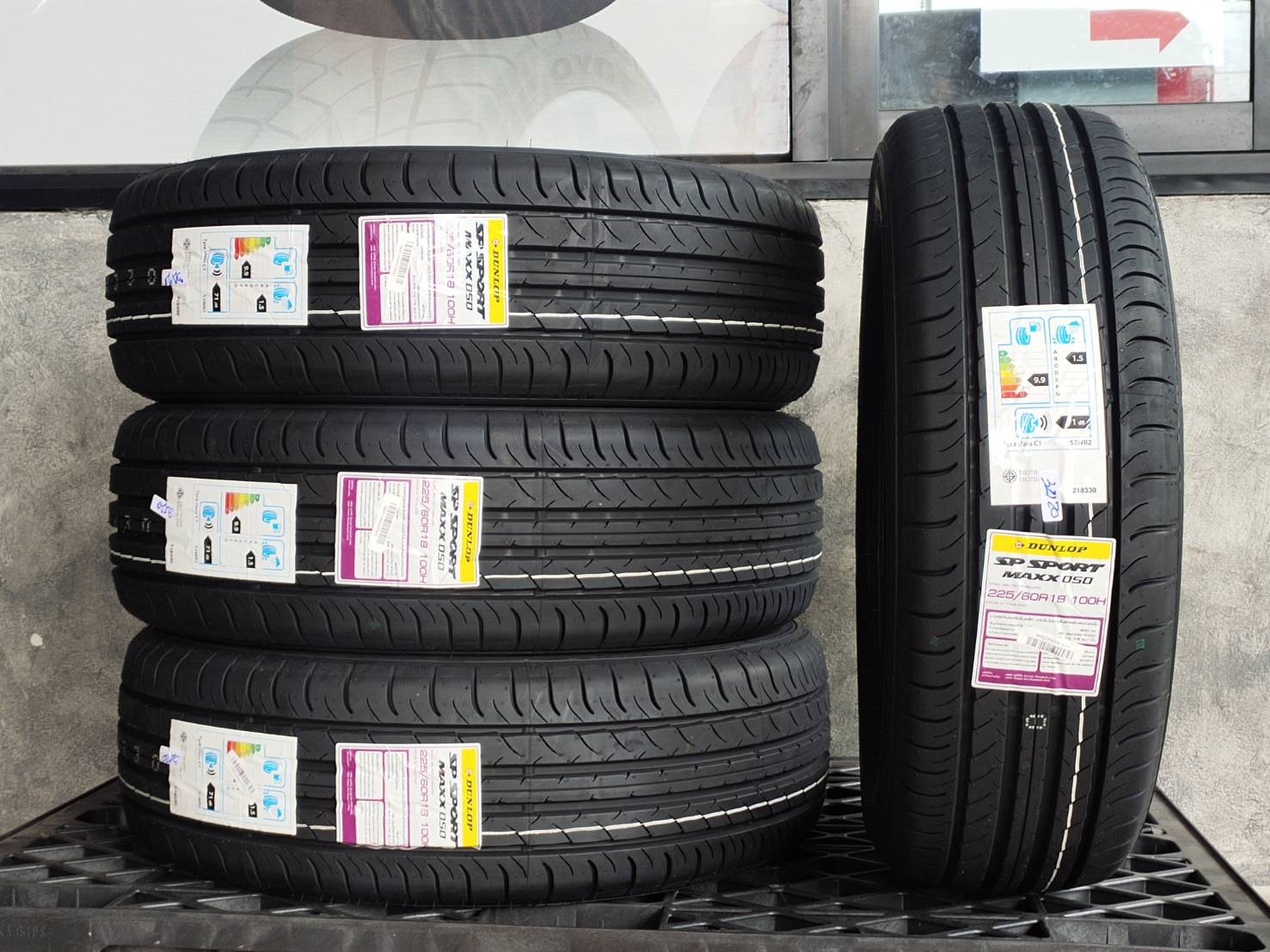 DUNLOP 225/60R18 100H SP SPORTMAXX050 ราคาถูก