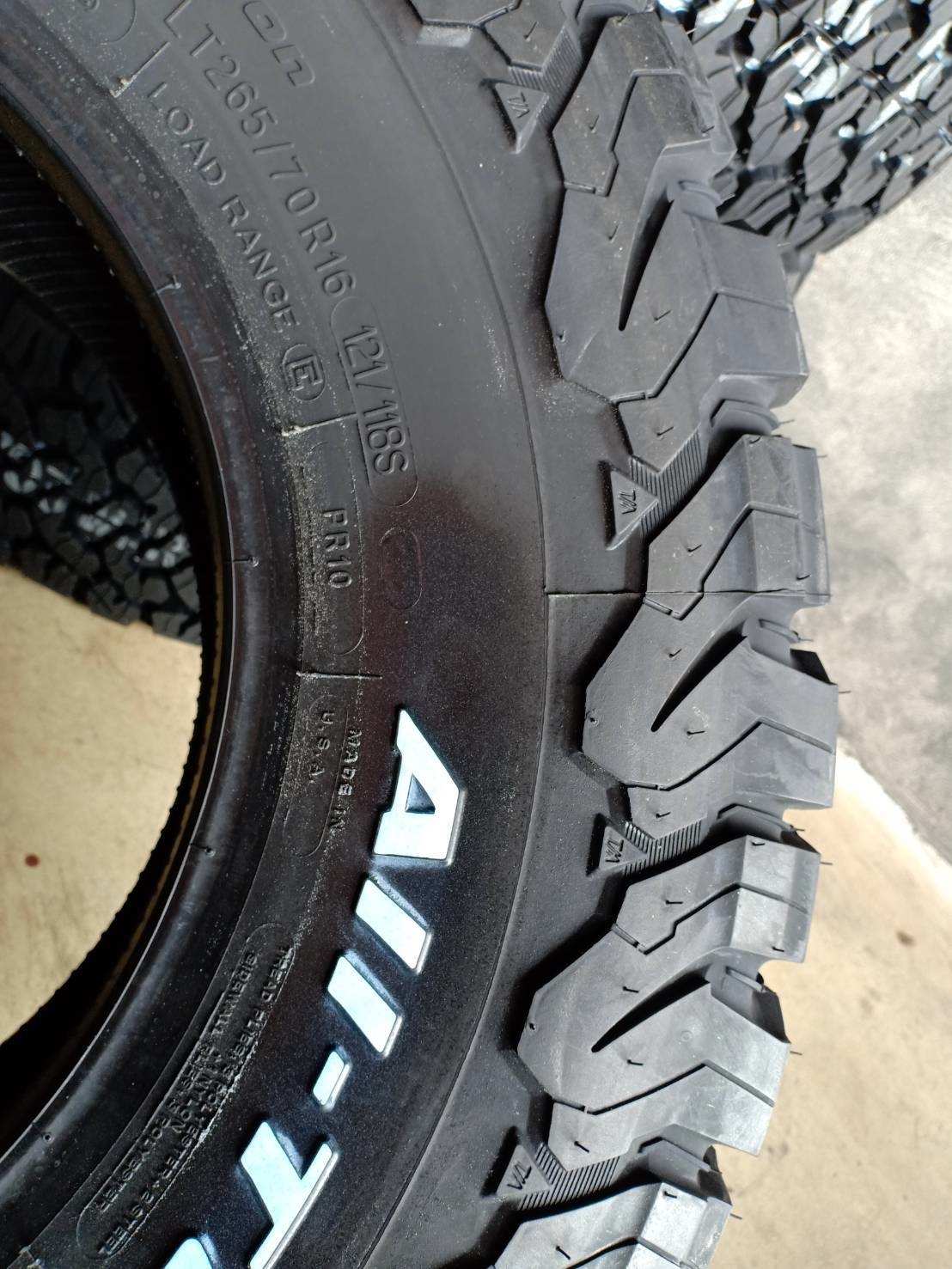 BF GOODRICH KO2 265/70-16 ปี19 USA