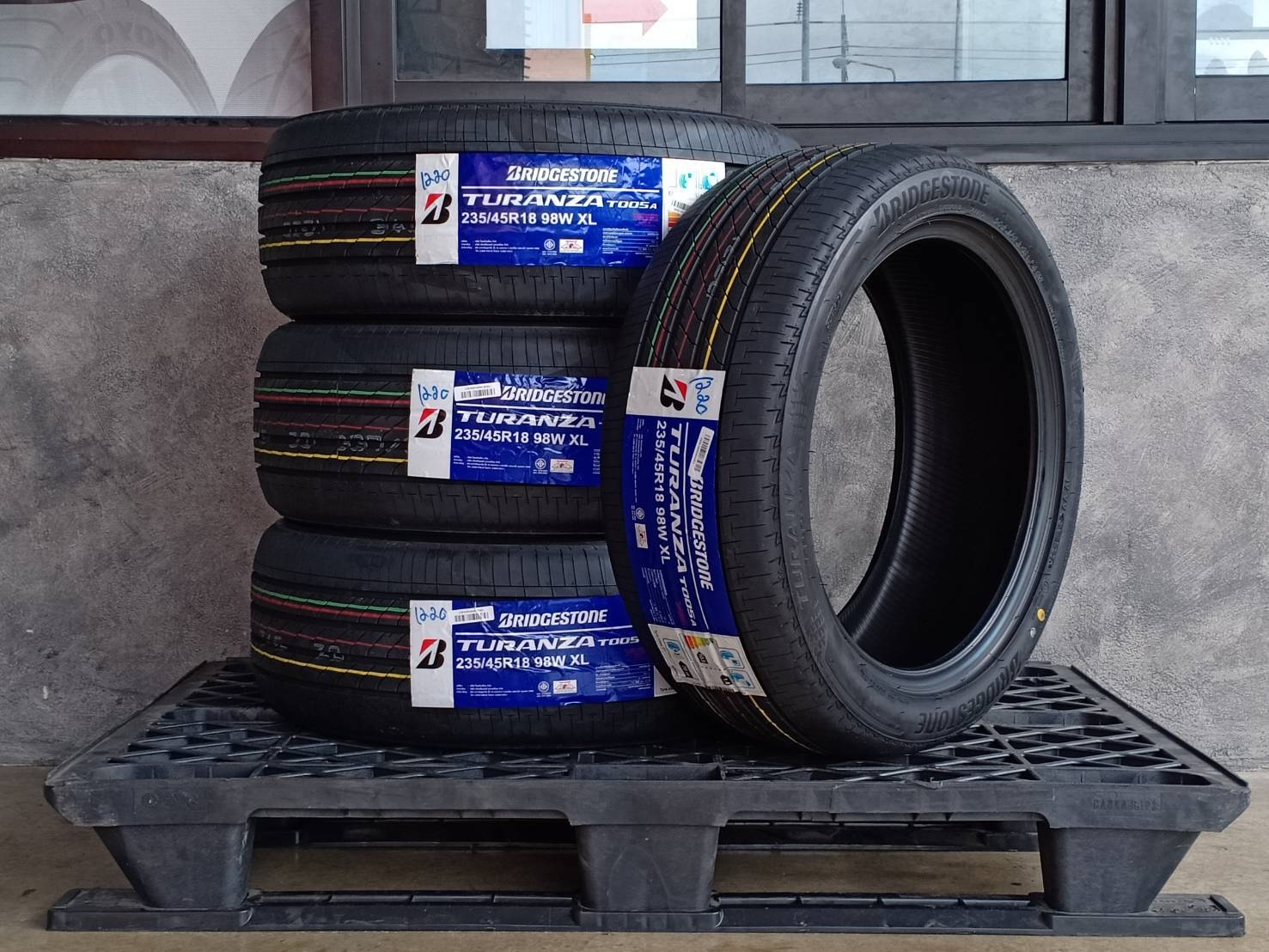 BRIDGESTONE TURUNZA T005A 235/45R18 ปี20