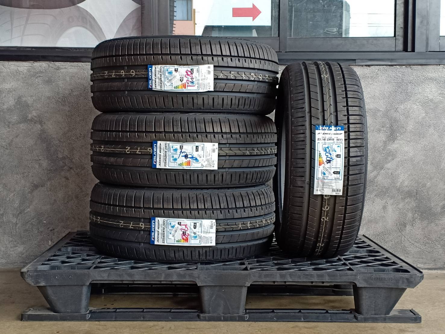 FALKEN 235/45ZR18 AZENIS FK510 98Y MADE IN JAPAN