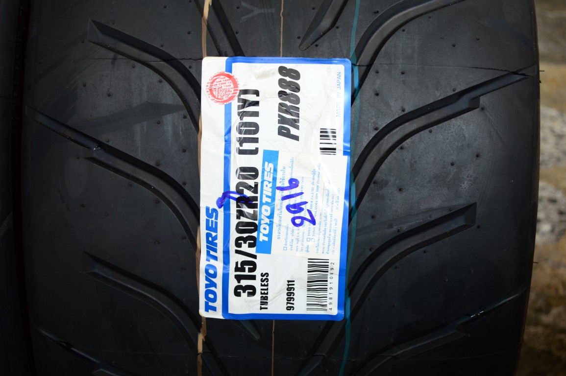TOYO R888 315/30R20