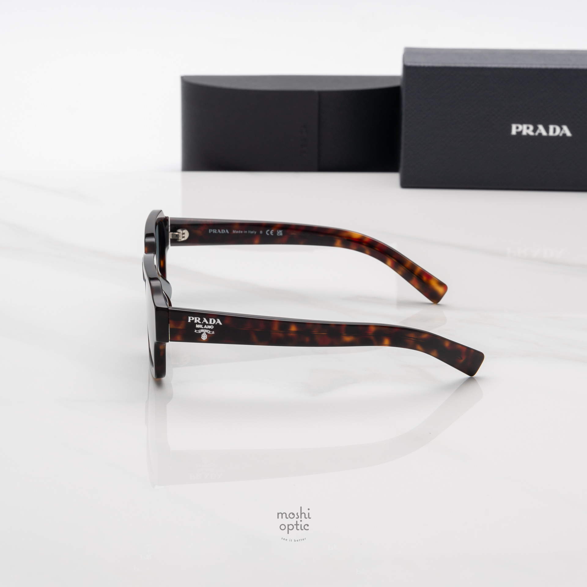 แว่นกันแดด PRADA PR02ZSF 17N20N