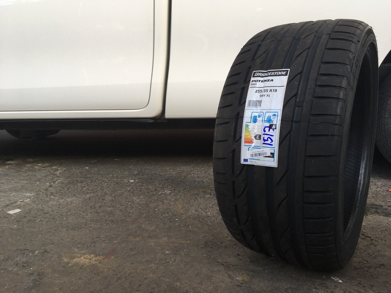 BRIDGESTONE S001 235/40R18 เส้น 8500 ปี17