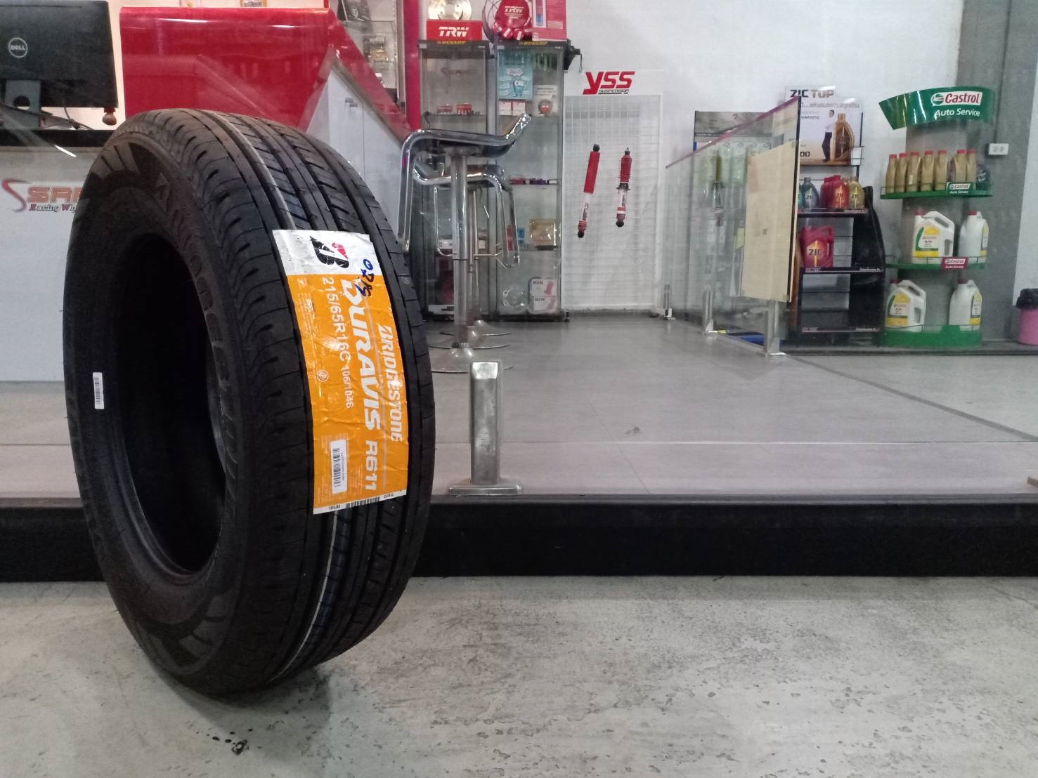 BRIDGESTONE 215/65R16 DURAVIS R611 ปี19 ราคาส่ง