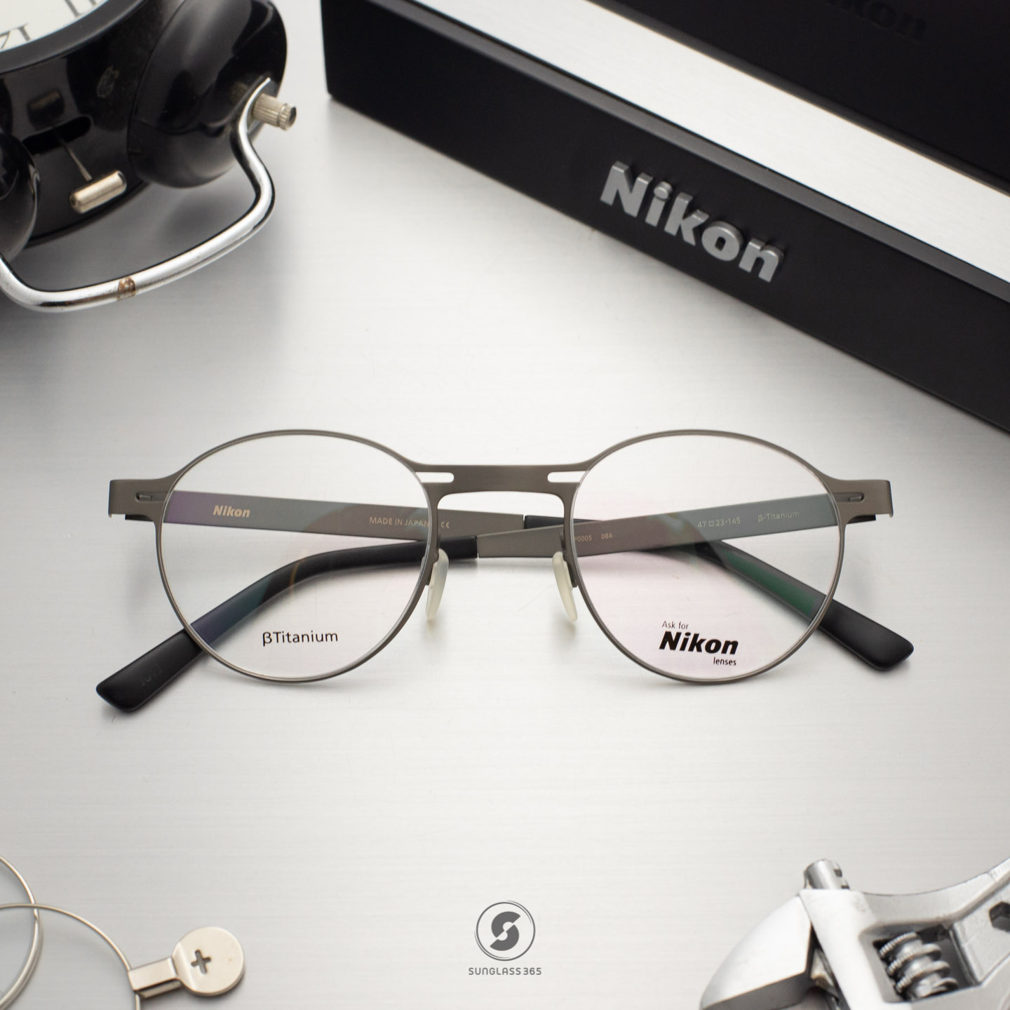 NIKON Frame SEAMLESS COLLECTION NP0005 084 Brushed Titanium
