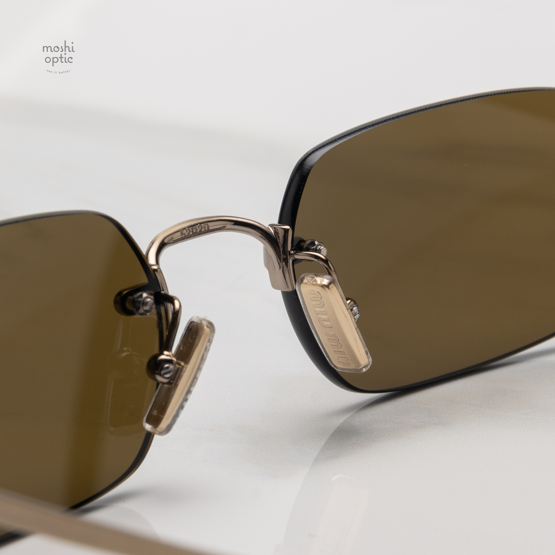 แว่นกันแดด Miu Miu MUB50S 26C09Z