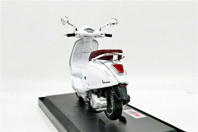 โมเดลรถ มอเตอร์ไซค์ vespa primavera 150 2