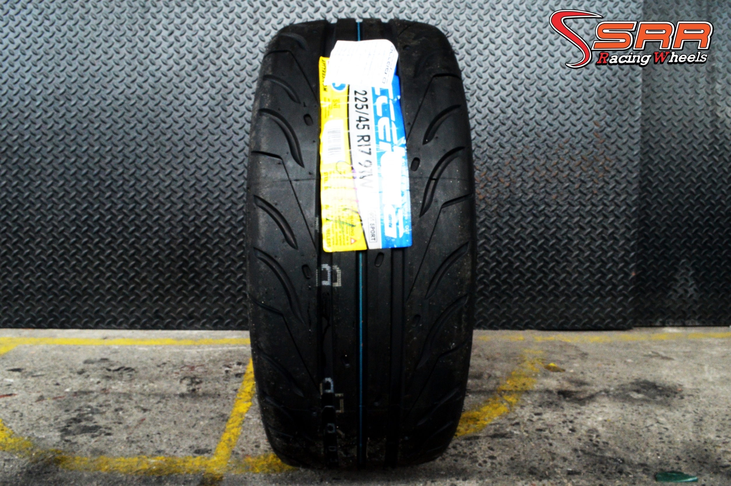 ACCELERA Deltasport 225-45-17 เส้น 2250 ปี17 ปกติ 3500 บาท