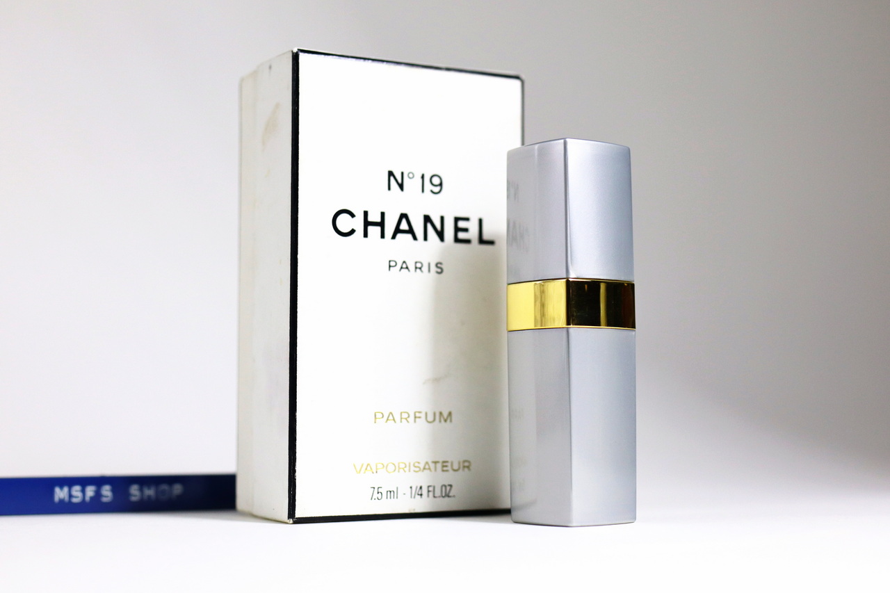 [Vintage] 🌟 CHANEL N°19 Parfum 7.5ml Purse Spray แบบสเปรย์ - น้ำหอม Vintage