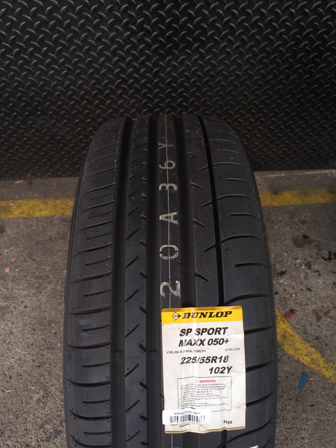 DUNLOP SP SPORT MAXX050+ 225/55R18 ปี17 เส้น 7500 ปกติ 9500