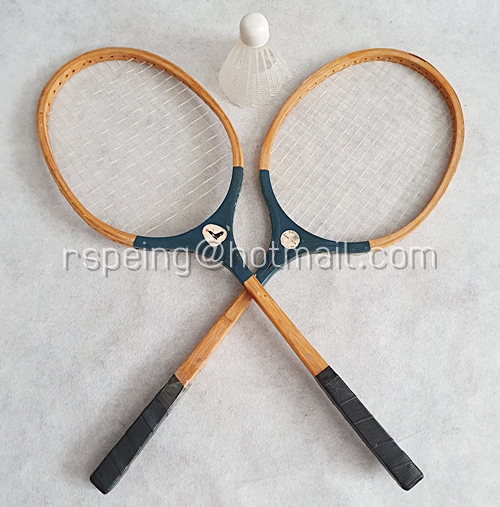 ไม้แบดมินตันไม้วินเทจ (ขนาดเล็ก) พร้อมลูกขนไก่พลาสติก