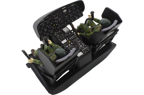 500-UH1N Bell212 Cockpit & Pilot