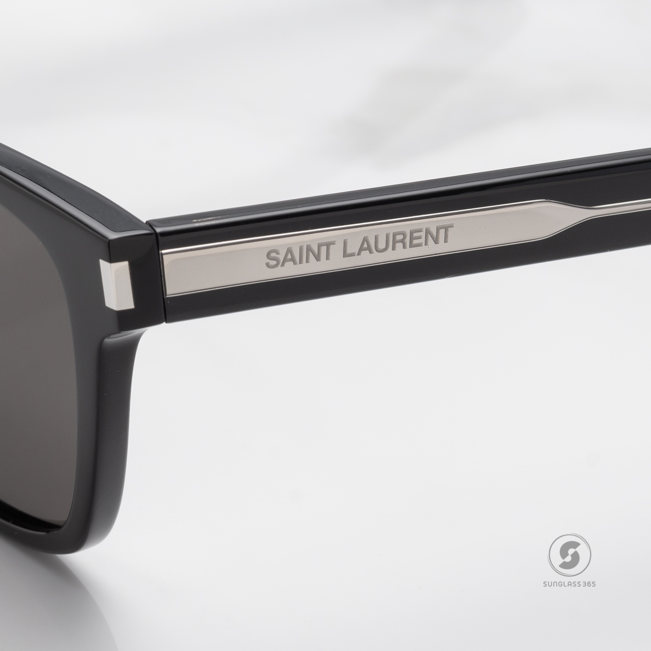 แว่นกันแดด YVES SAINT LAURENT SL619 001